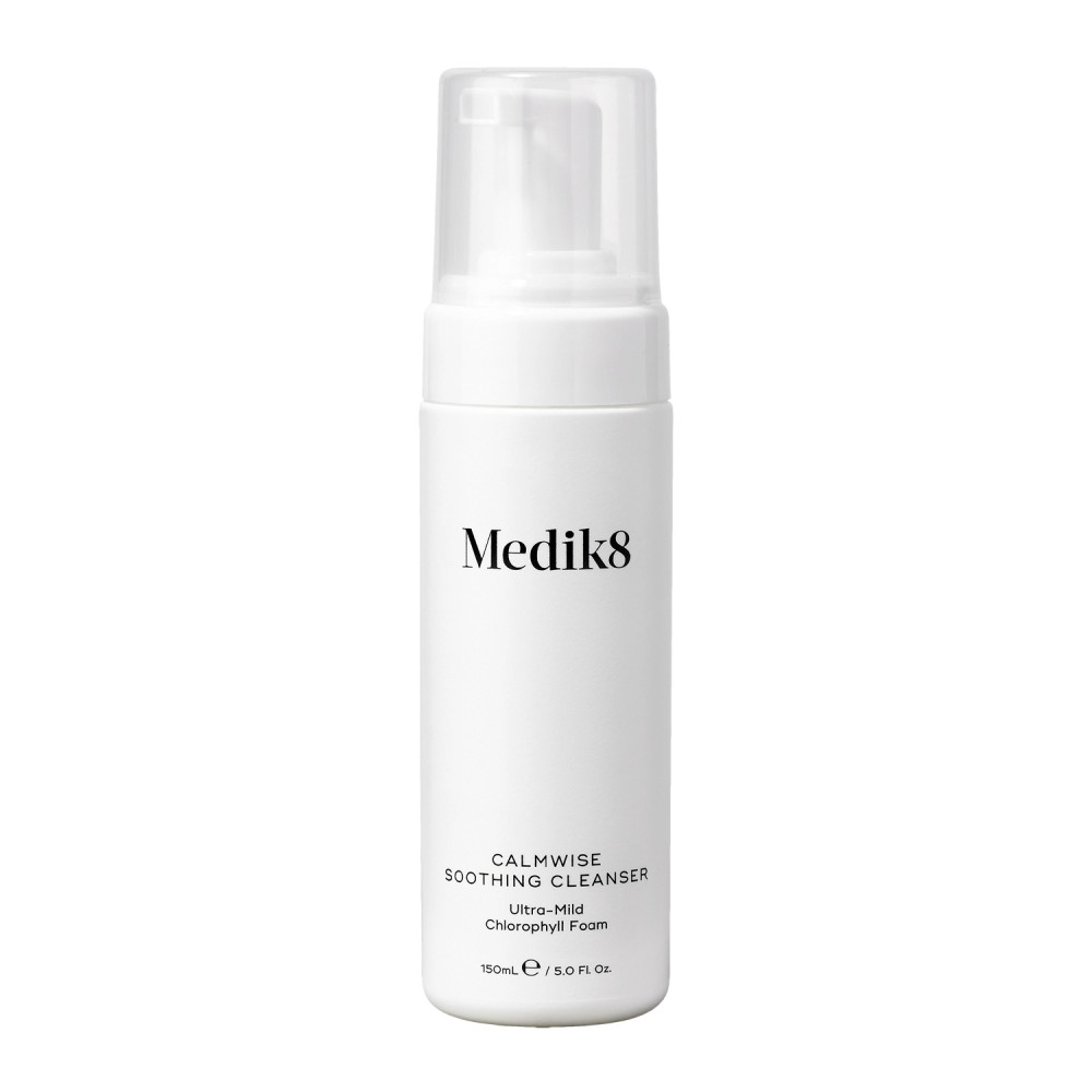 Medik8 М'яка очищувальна пінка для шкіри з куперозом - Calmwise Soothing Cleanser - Ultra-Mild - Chlorophyll Foam, 150 ml